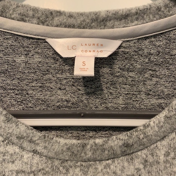 Lauren Conrad small grey soft sleep/lounge shirt - Picture 4 of 4